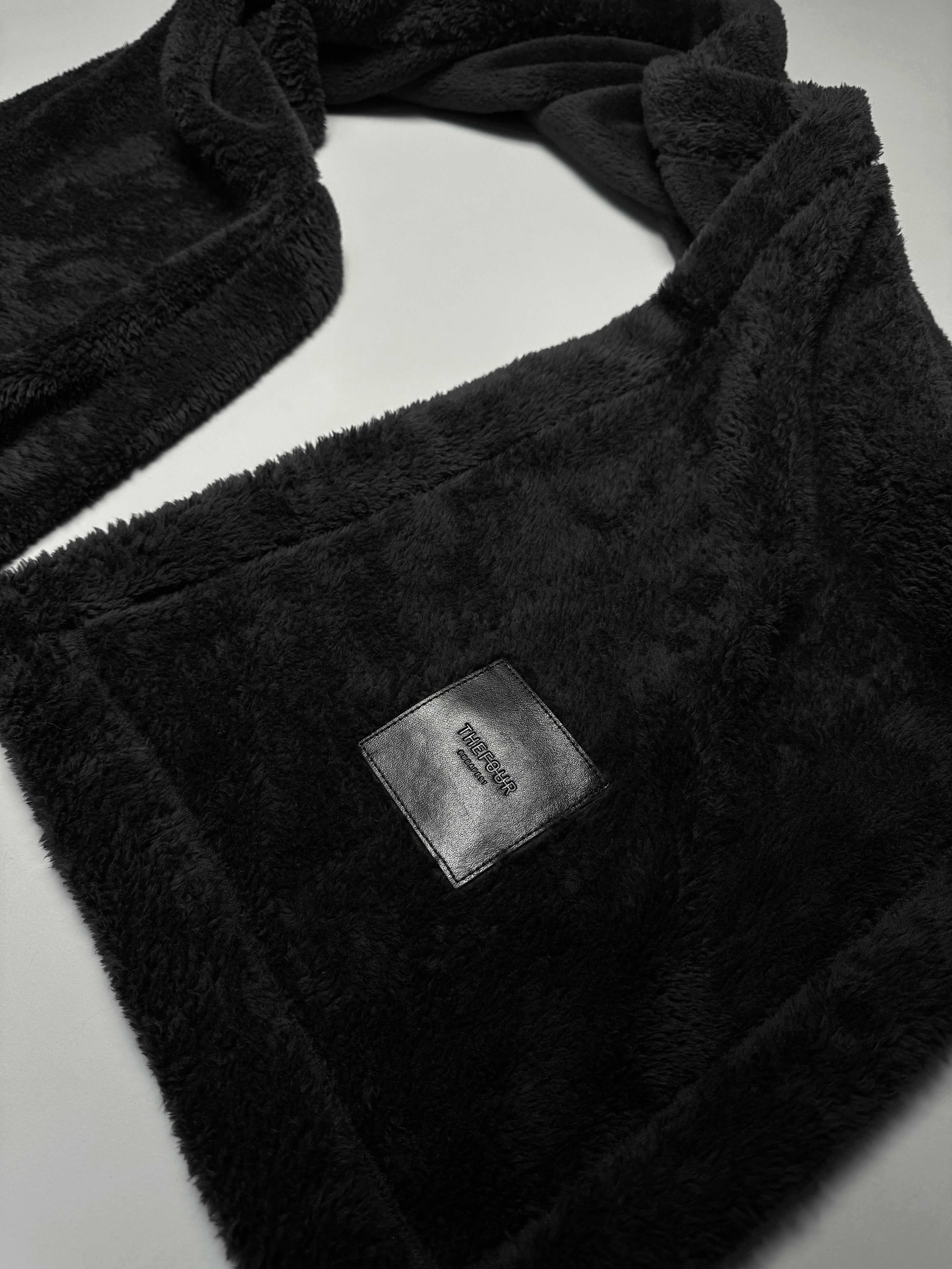MUSHY FLEECE SCARF - BLACK