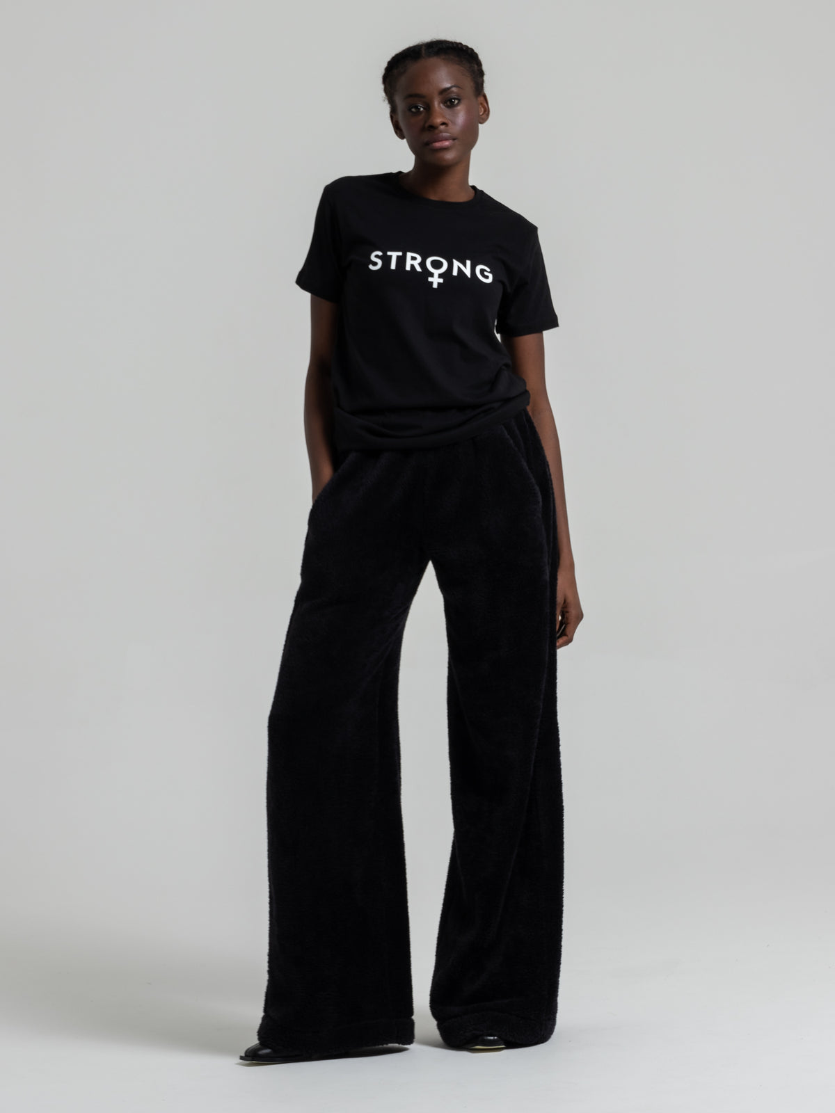 STRONG BASE T-SHIRT - BLACK