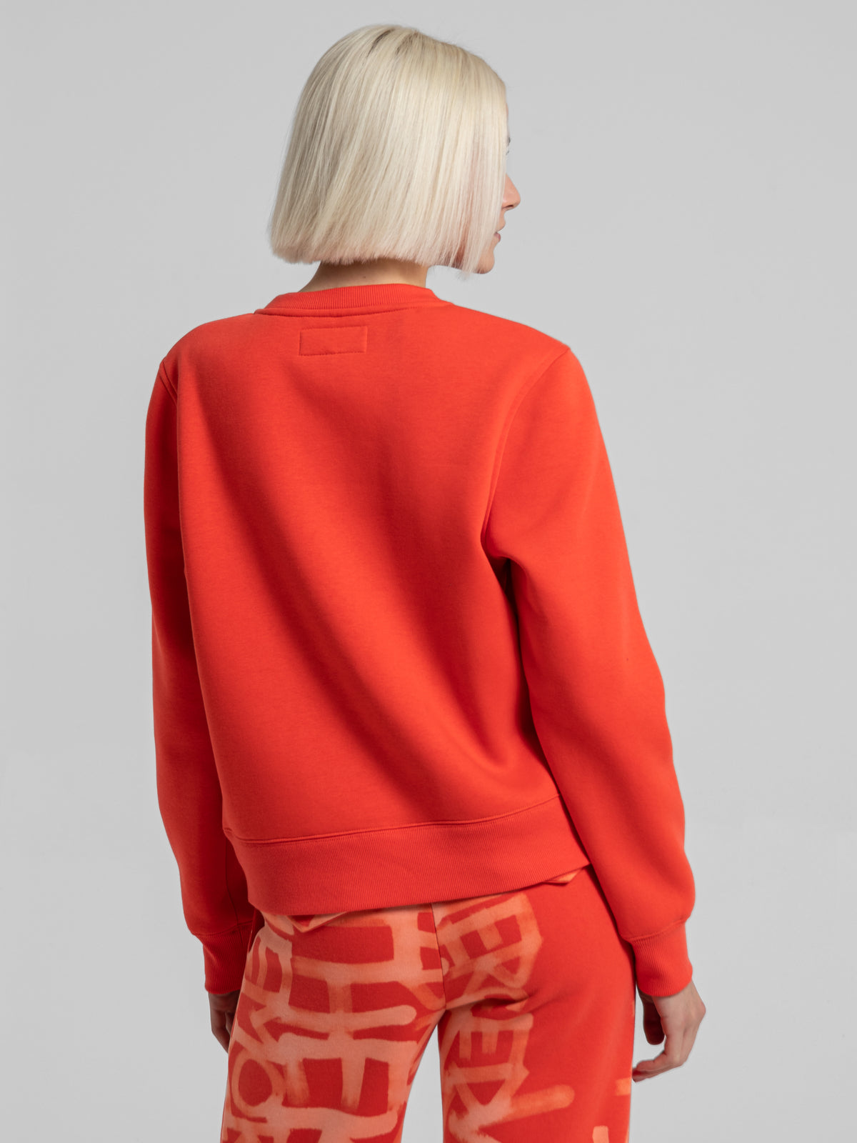 STRONG UNITE SWEATSHIRT - VIVID ORANGE