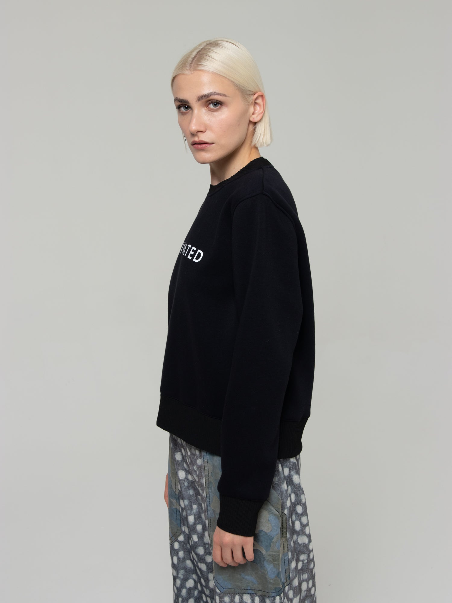 MOTIVATED UNITE SWEATSHIRT - BLACK