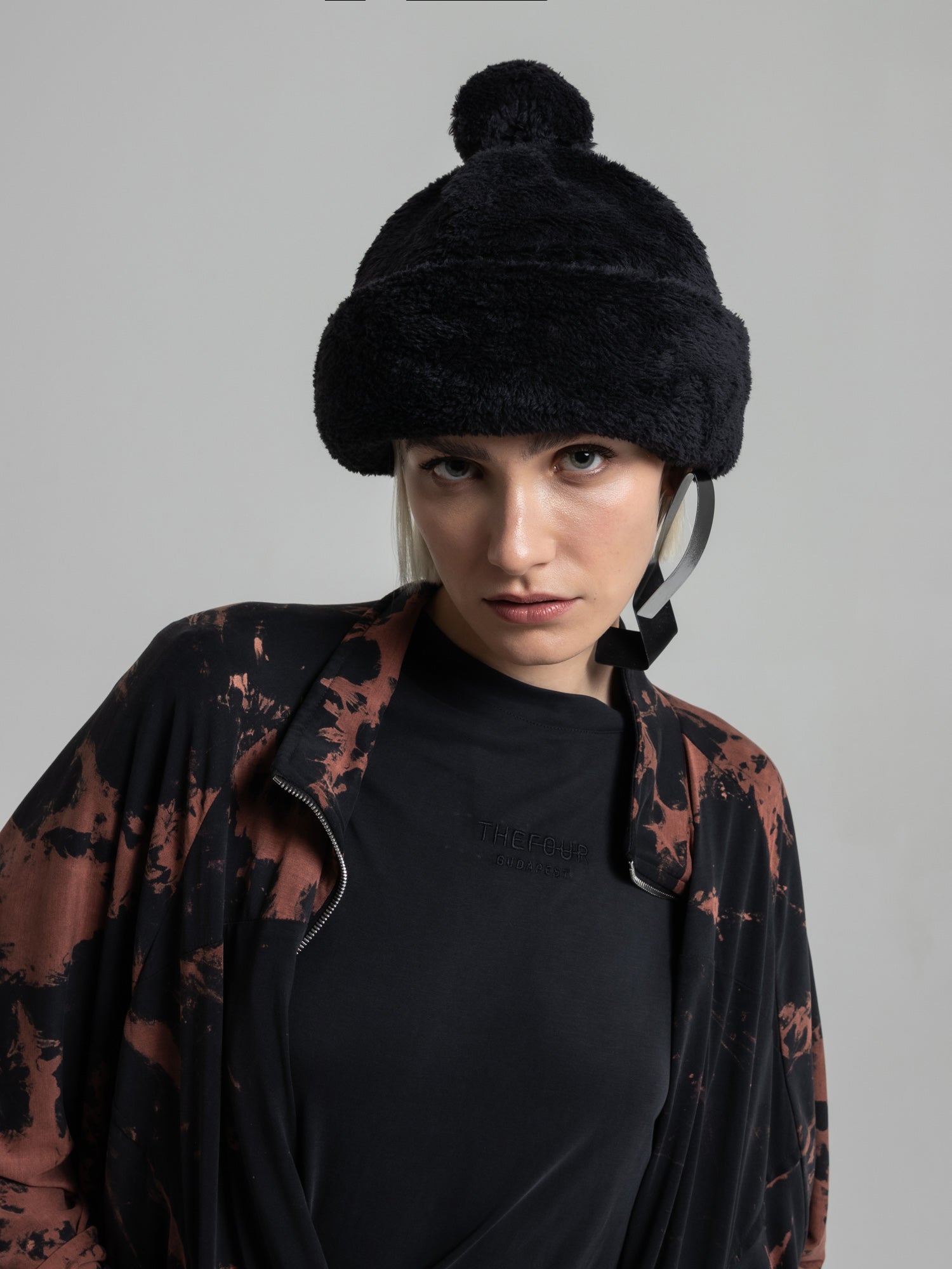 MUSHY POM HAT - BLACK