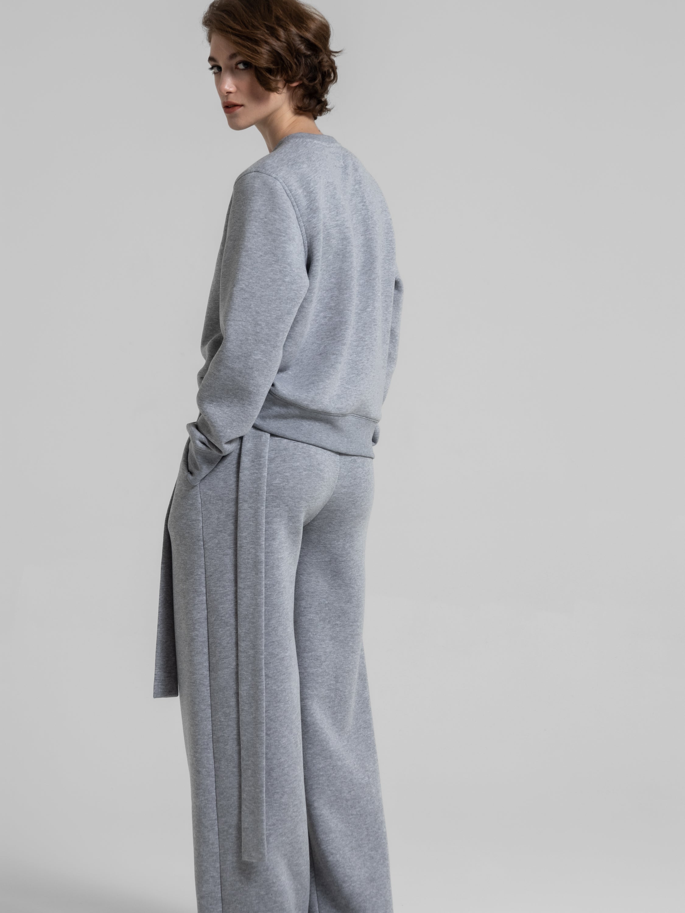 STRONG UNITE SWEATSHIRT - GREY