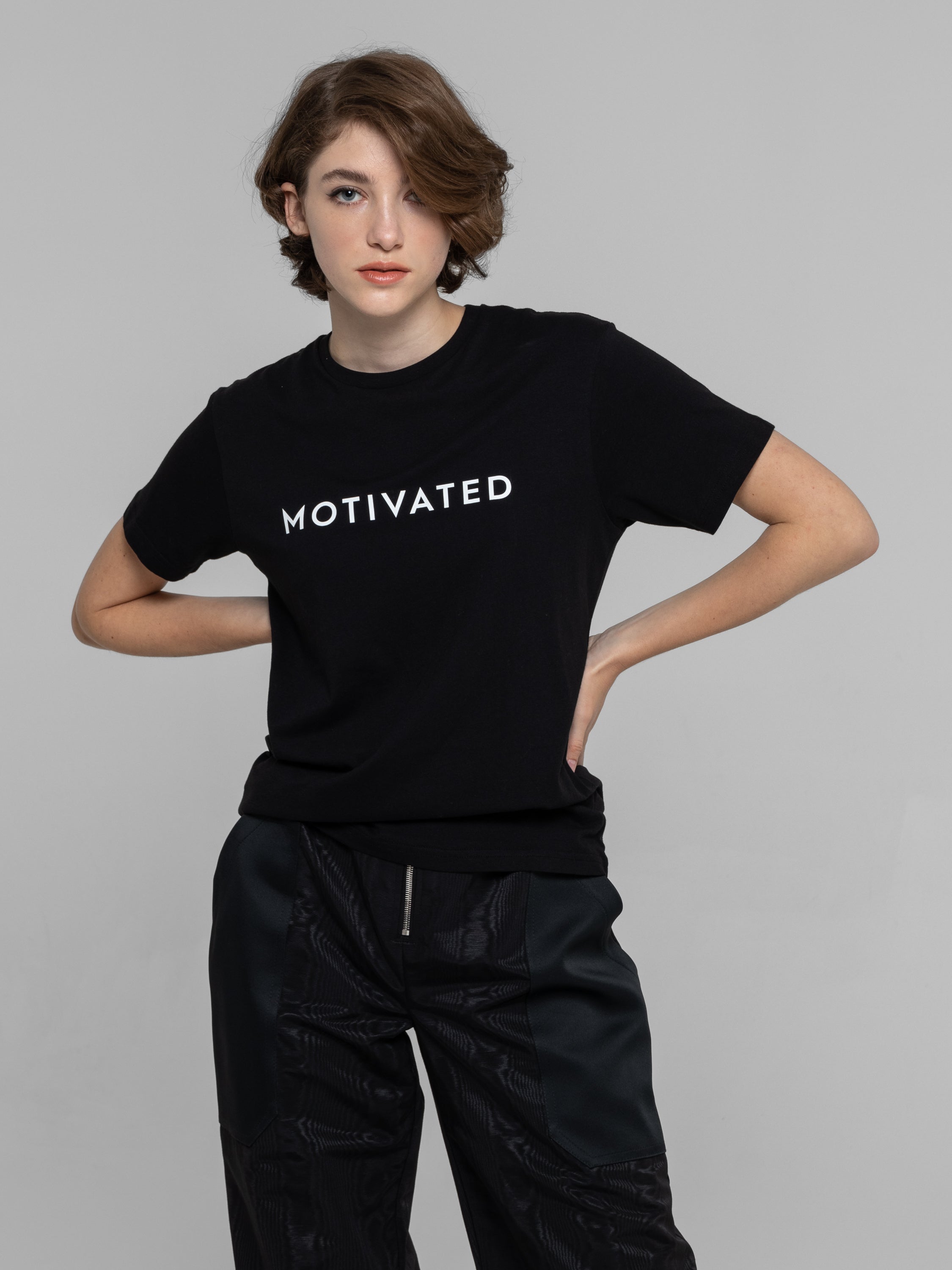 MOTIVATED BASE T-SHIRT - BLACK