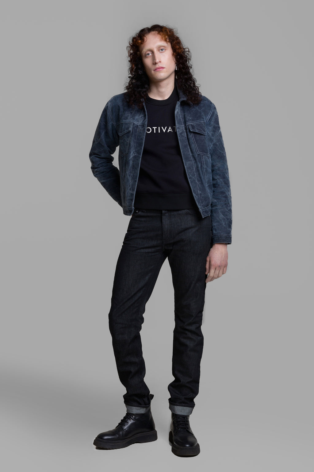 MOTIVATED UNITE SWEATSHIRT - BLACK