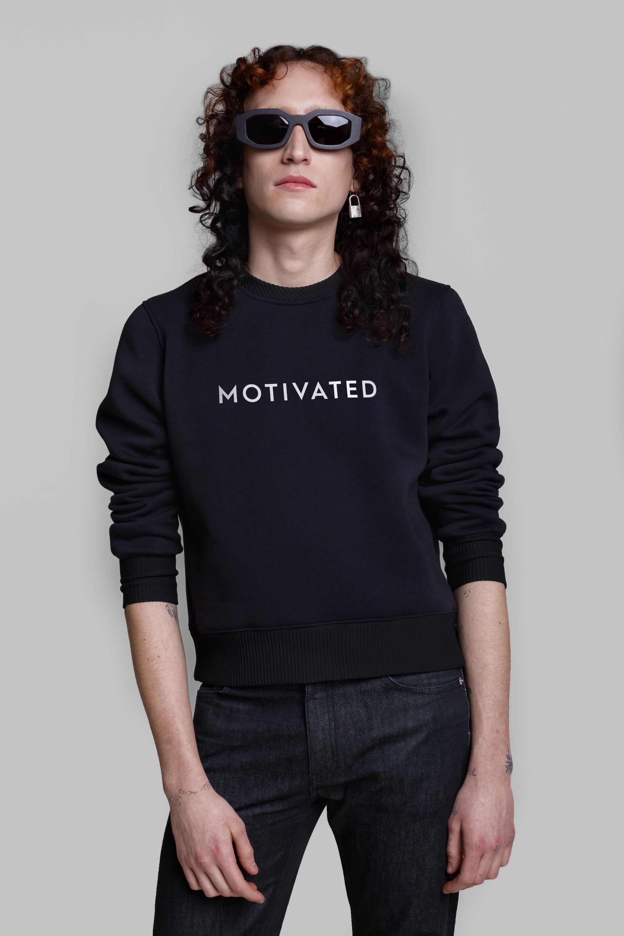 MOTIVATED UNITE SWEATSHIRT - BLACK