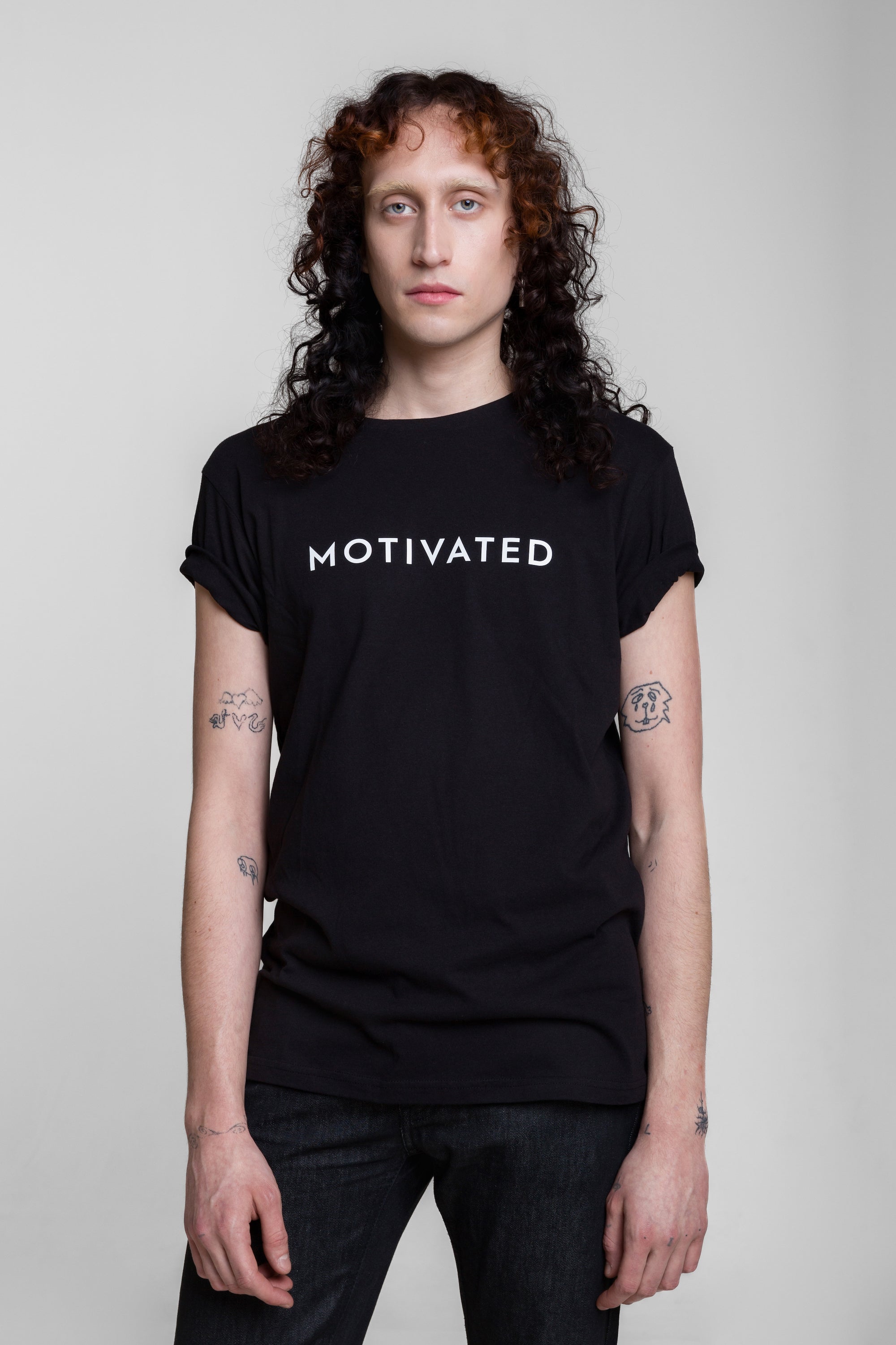 MOTIVATED BASE T-SHIRT - BLACK