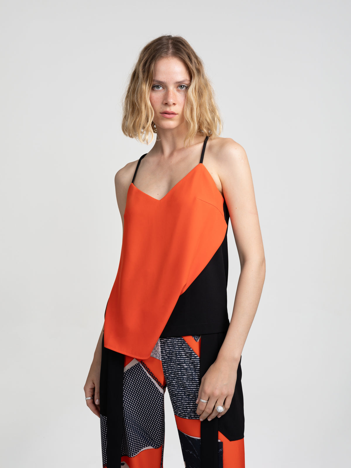 GAIA TOP - THEFOUR RED & BLACK