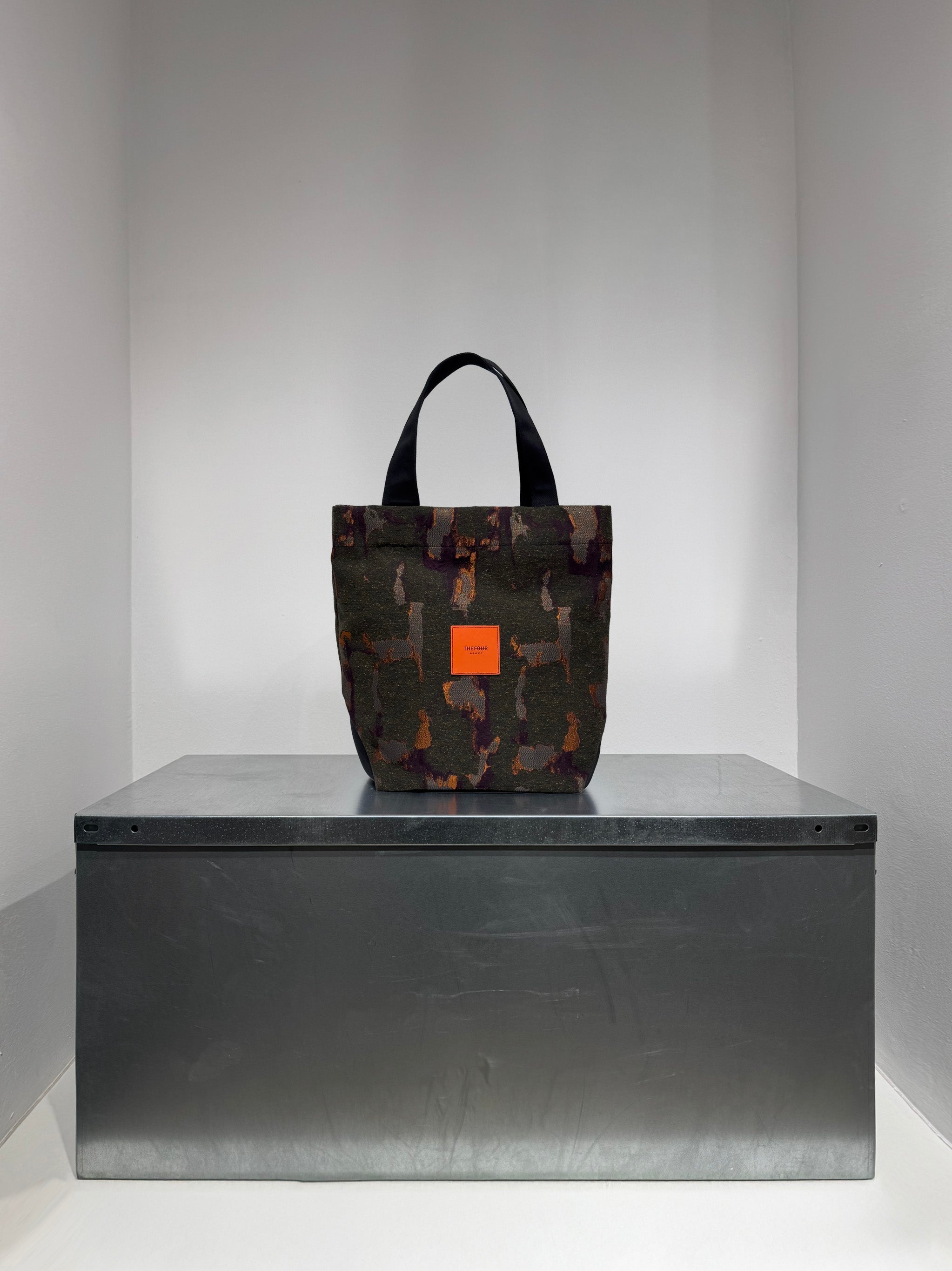 Colors of Aria プロモパック AIDA TOTE BAG - METALLIC MOSS GREEN – THEFOUR