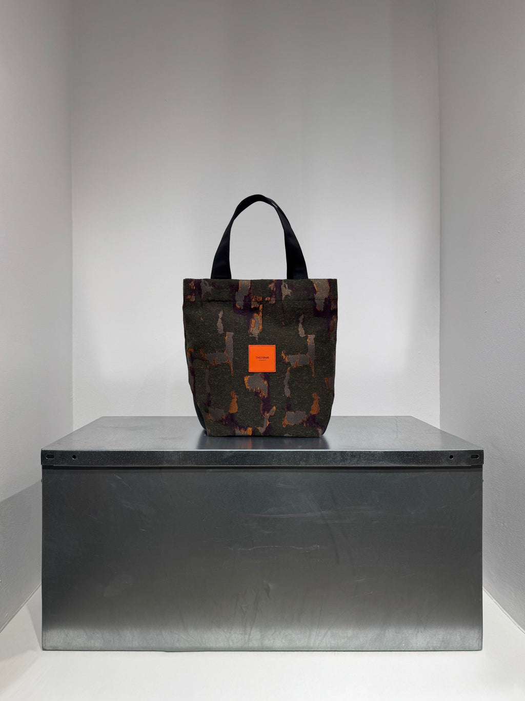 AIDA TOTE BAG - METALLIC MOSS GREEN