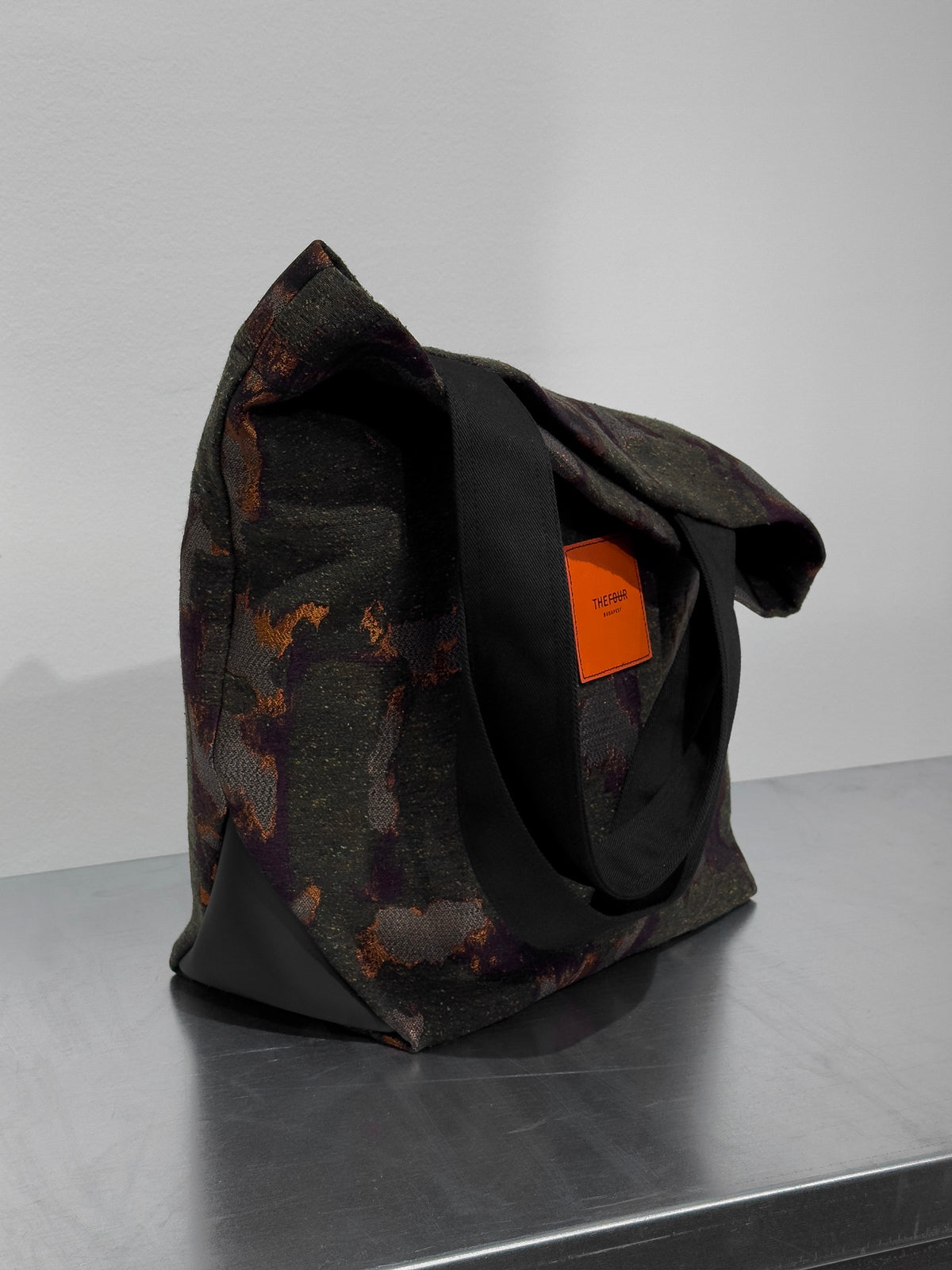 AIDA TOTE BAG - METALLIC MOSS GREEN