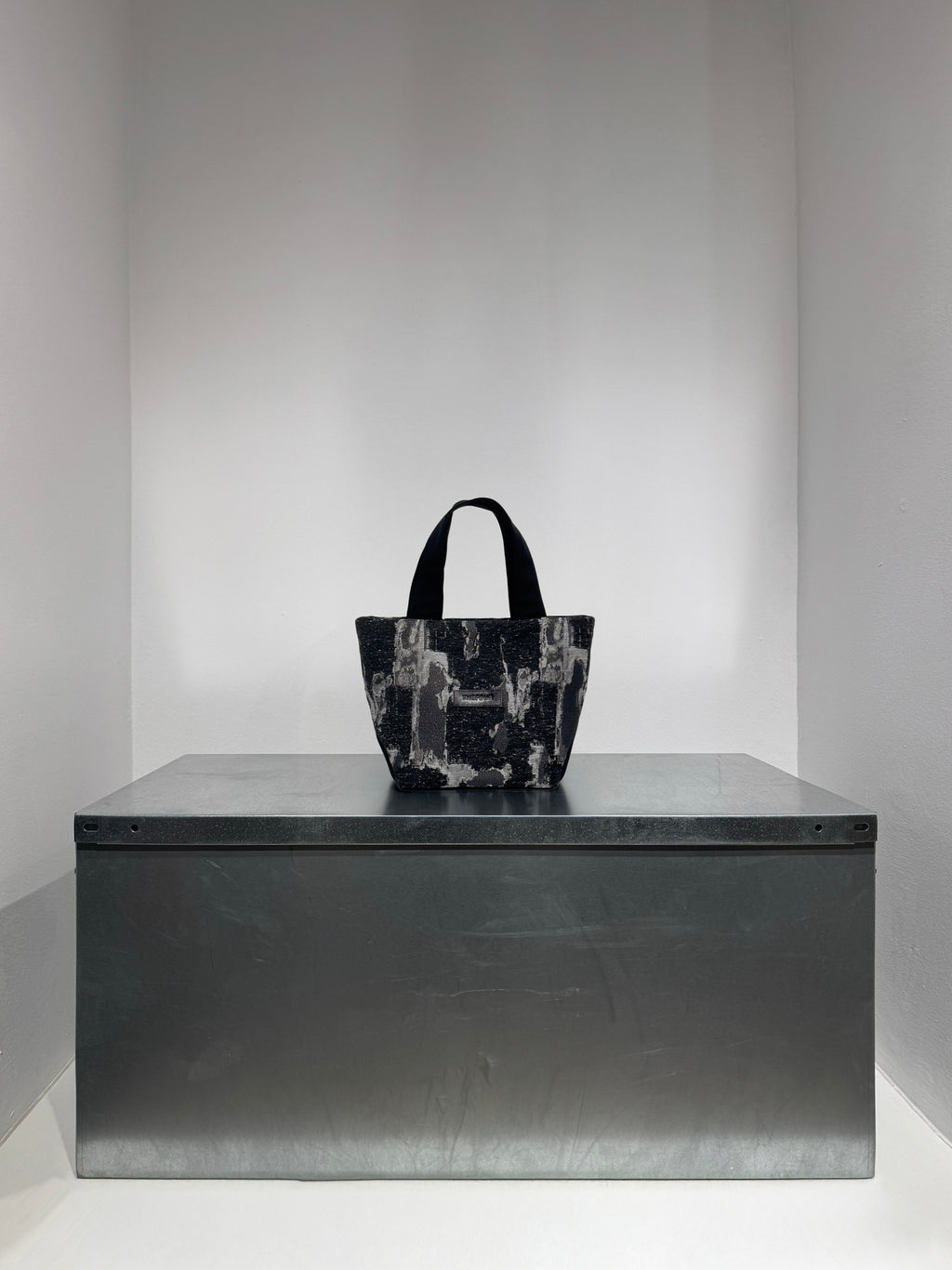 AMMO BAG - METALLIC MOSS GREY