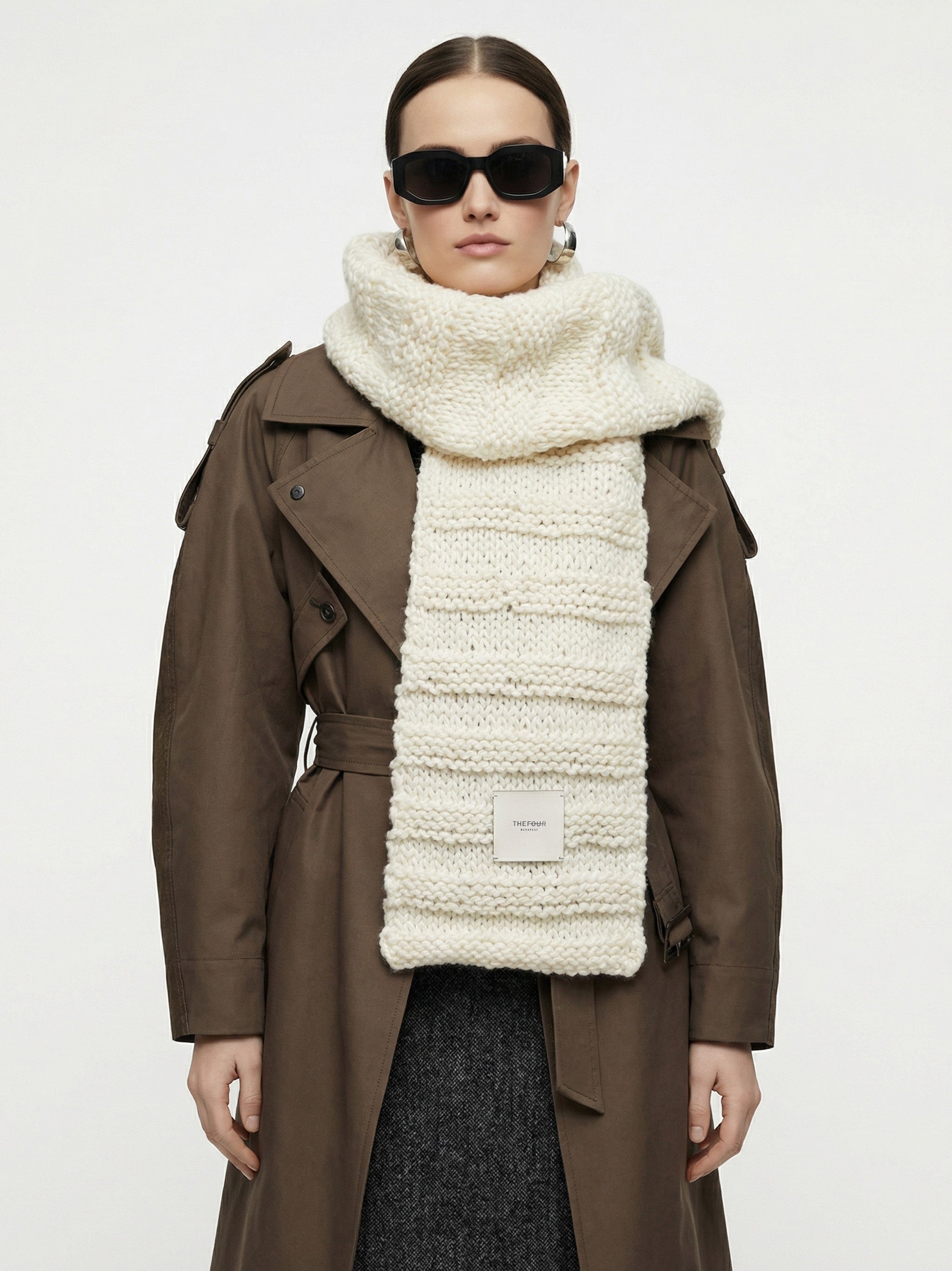 HAND KNITTED SCARF - LIGHT BEIGE