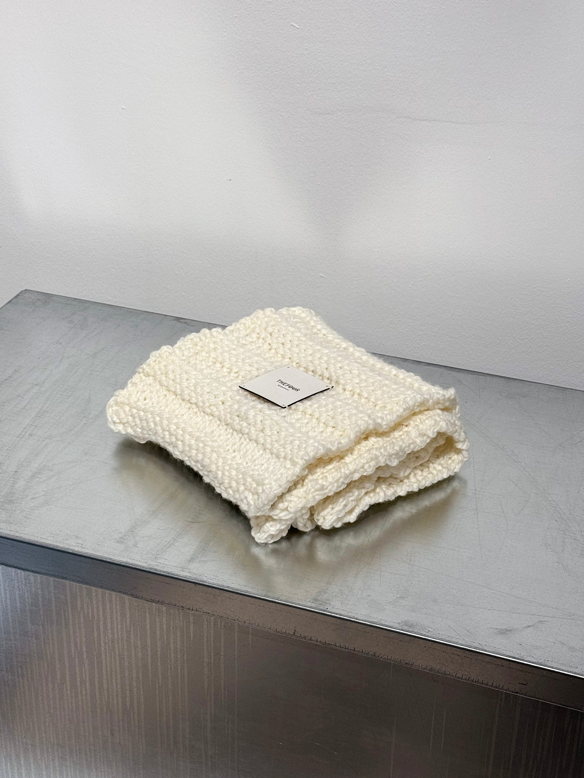 HAND KNITTED SCARF - LIGHT BEIGE