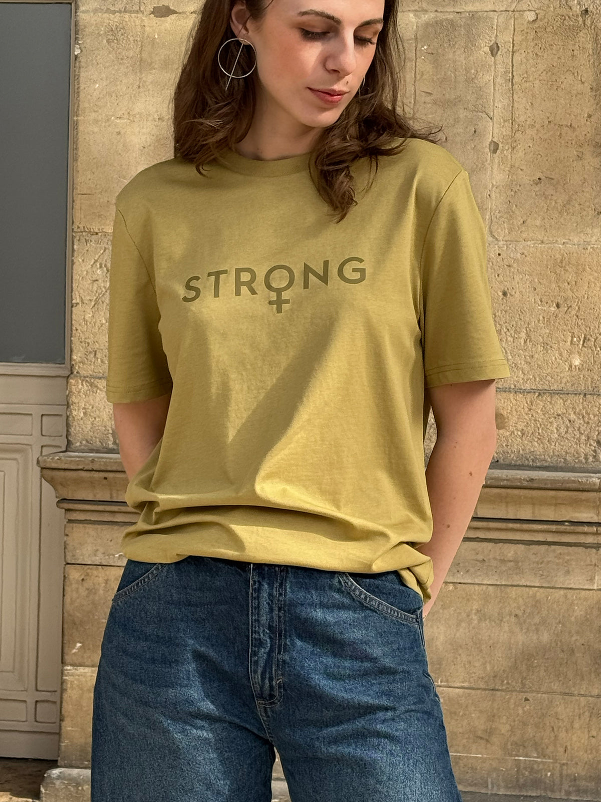 STRONG BASE T-SHIRT - GREEN REFLECTIVE GOLD