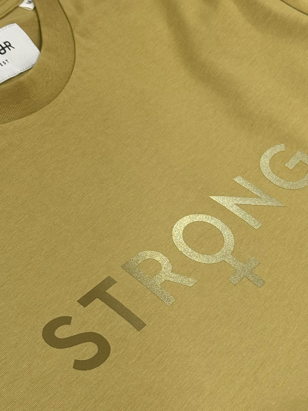 STRONG BASE T-SHIRT - GREEN REFLECTIVE GOLD