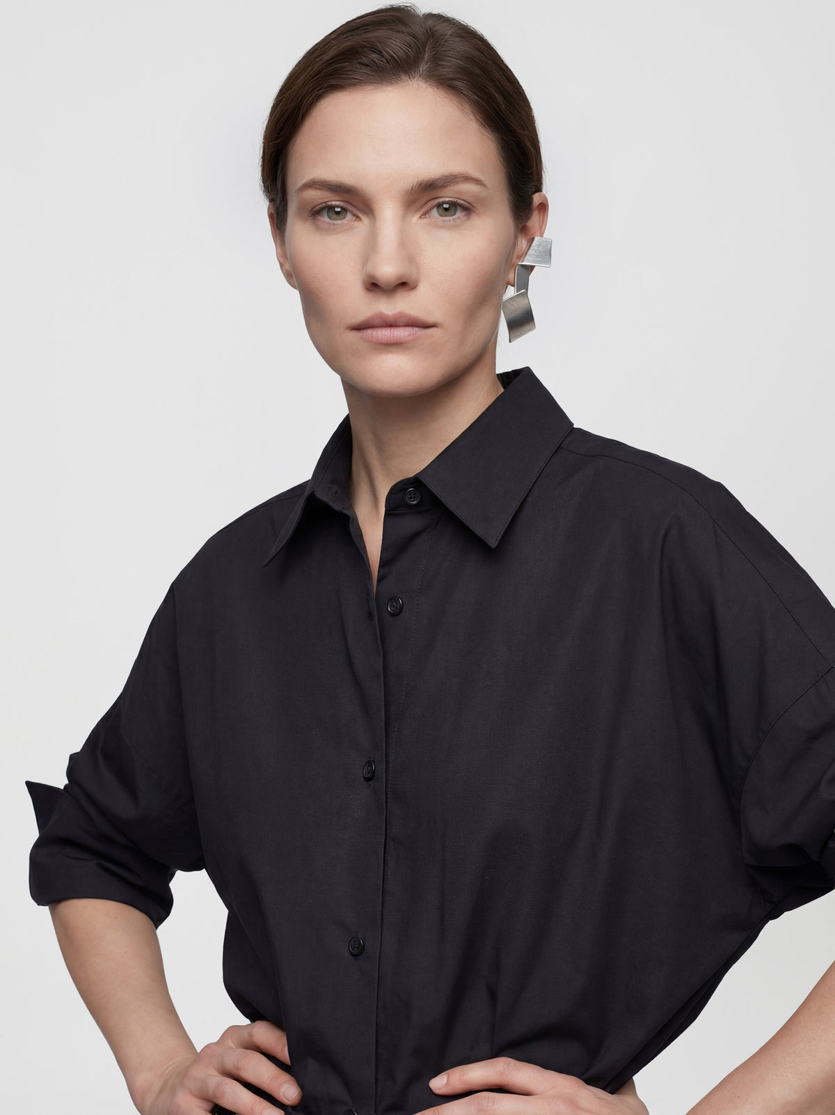 EASE SHIRT - BLACK