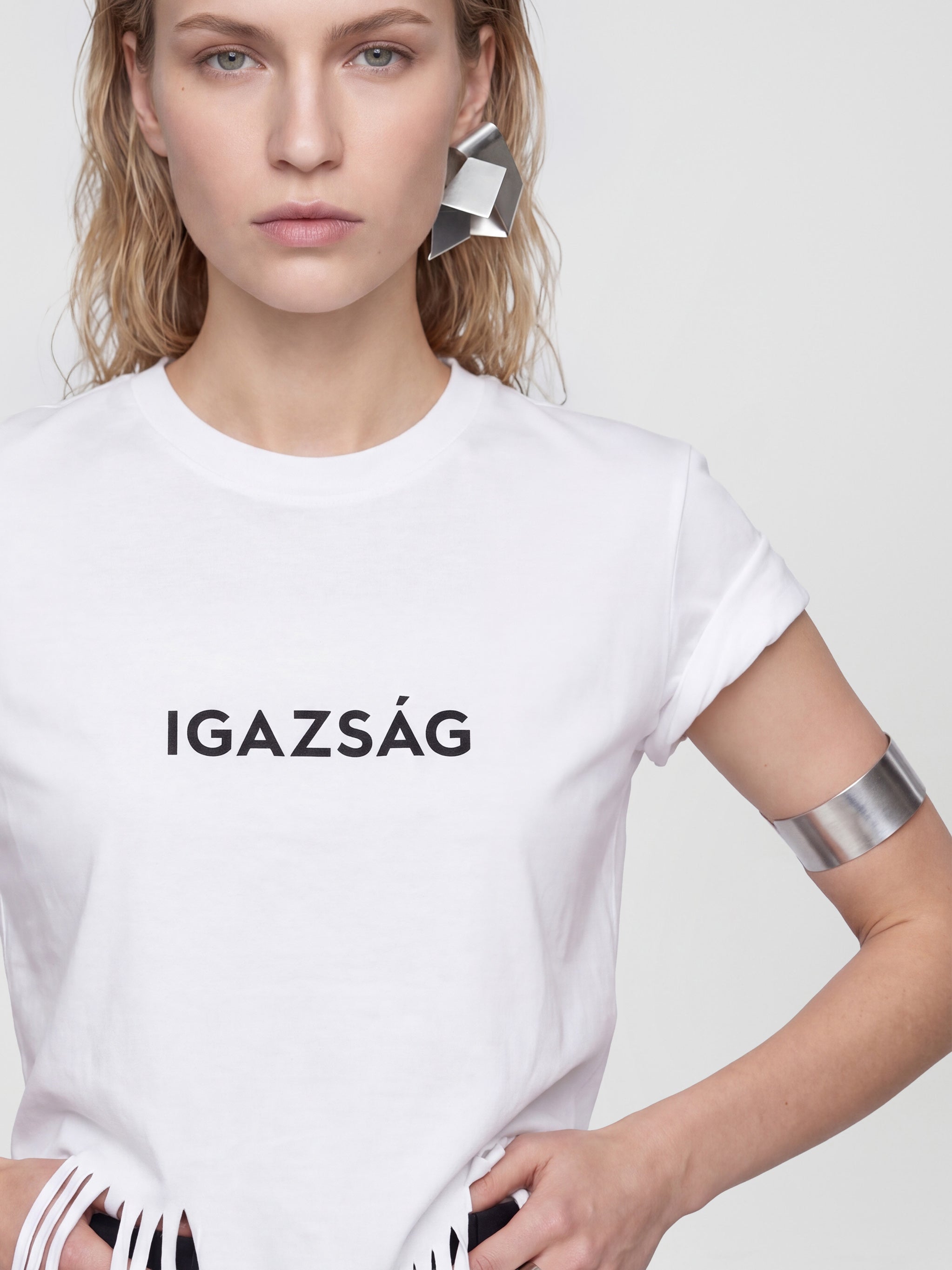 IGAZSÁG BASE T-SHIRT - WHITE