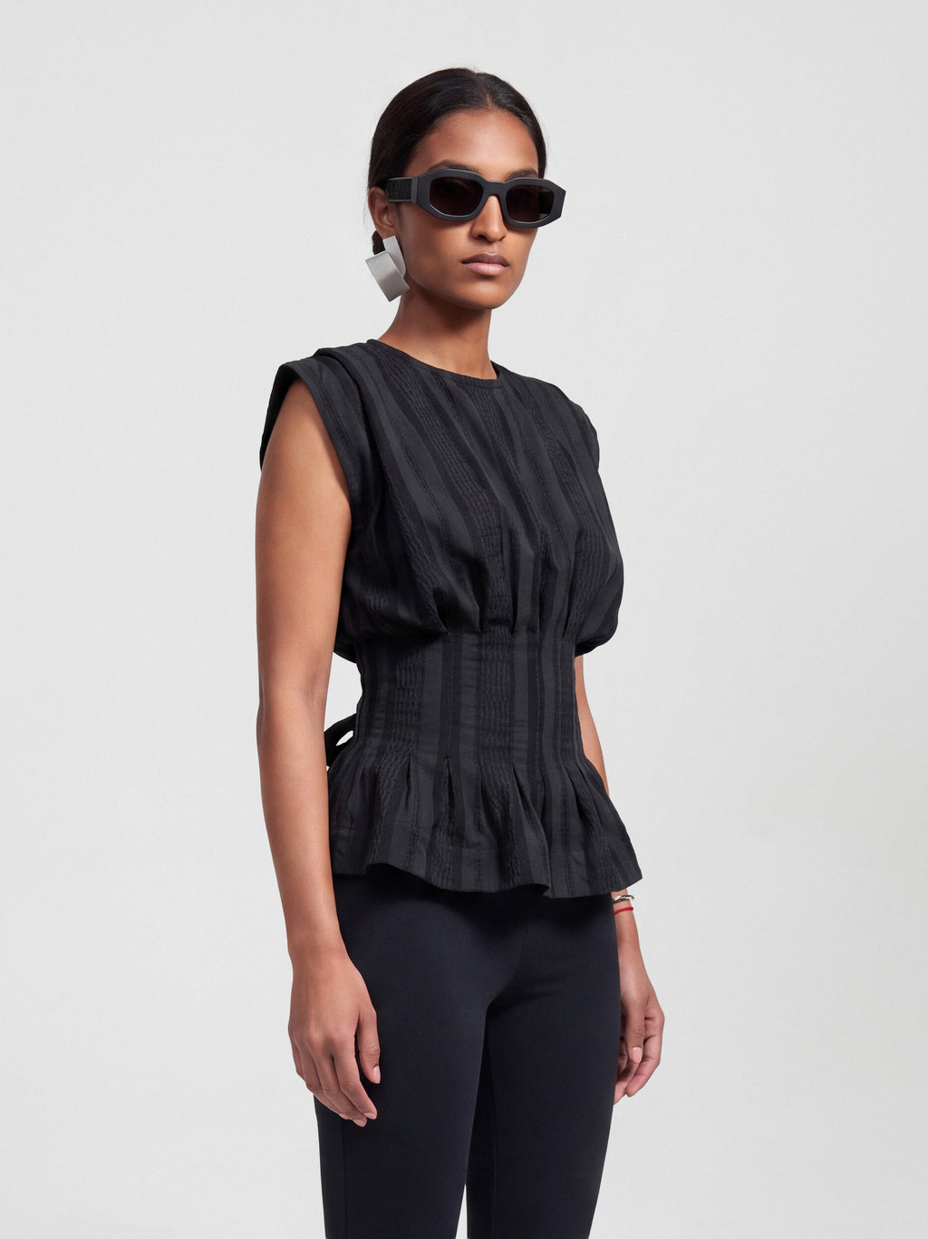 HOURGLASS TOP - STRIPED BLACK
