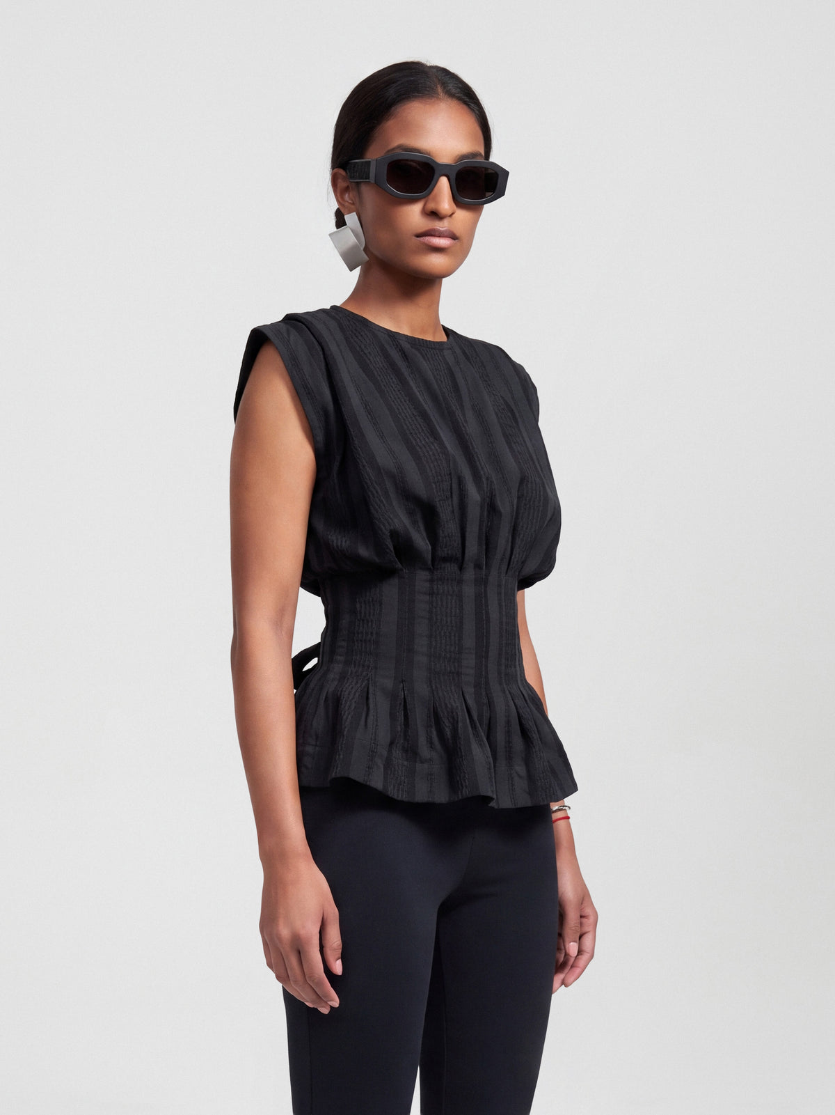 HOURGLASS TOP - STRIPED BLACK