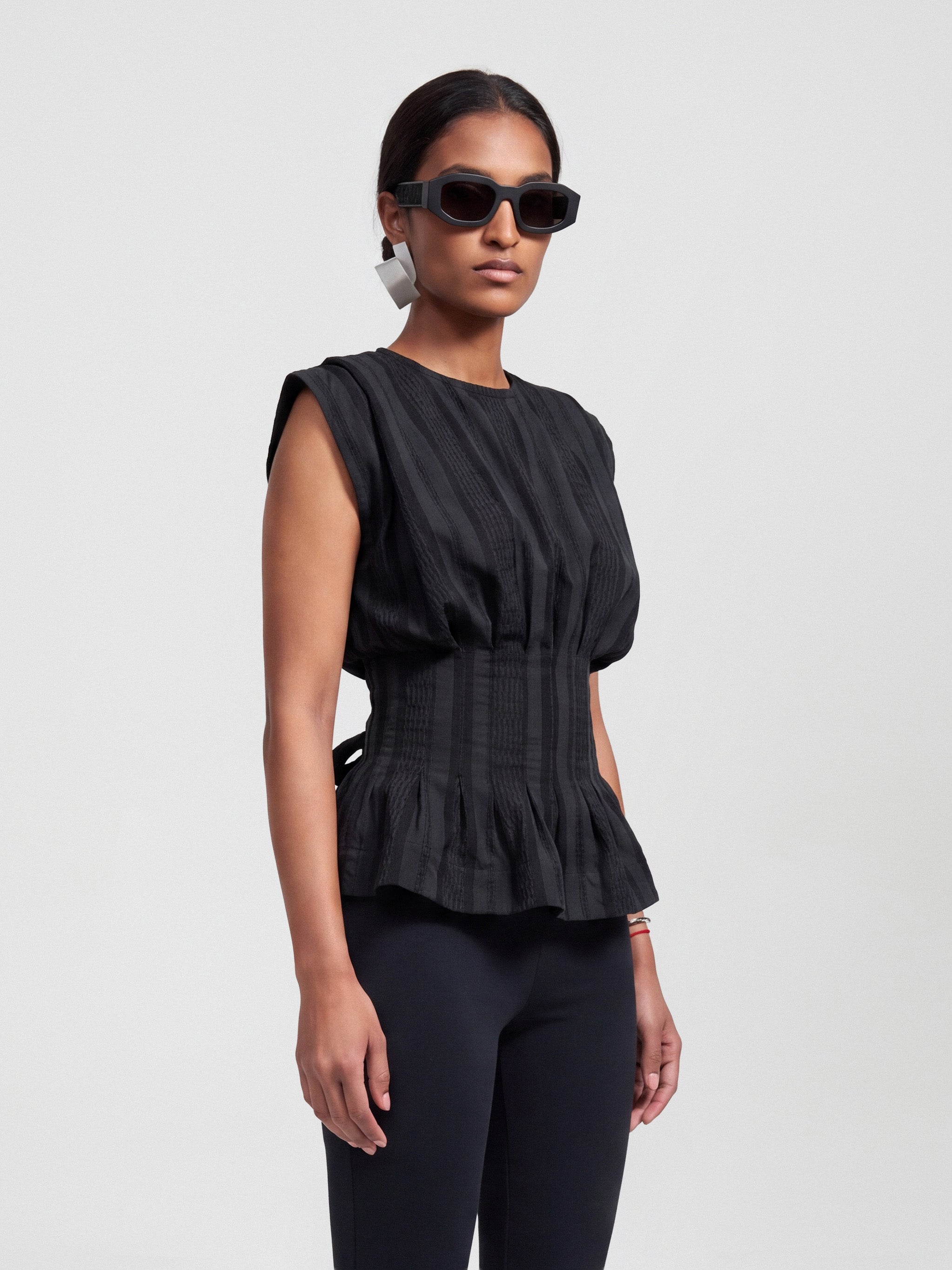 HOURGLASS TOP - STRIPED BLACK