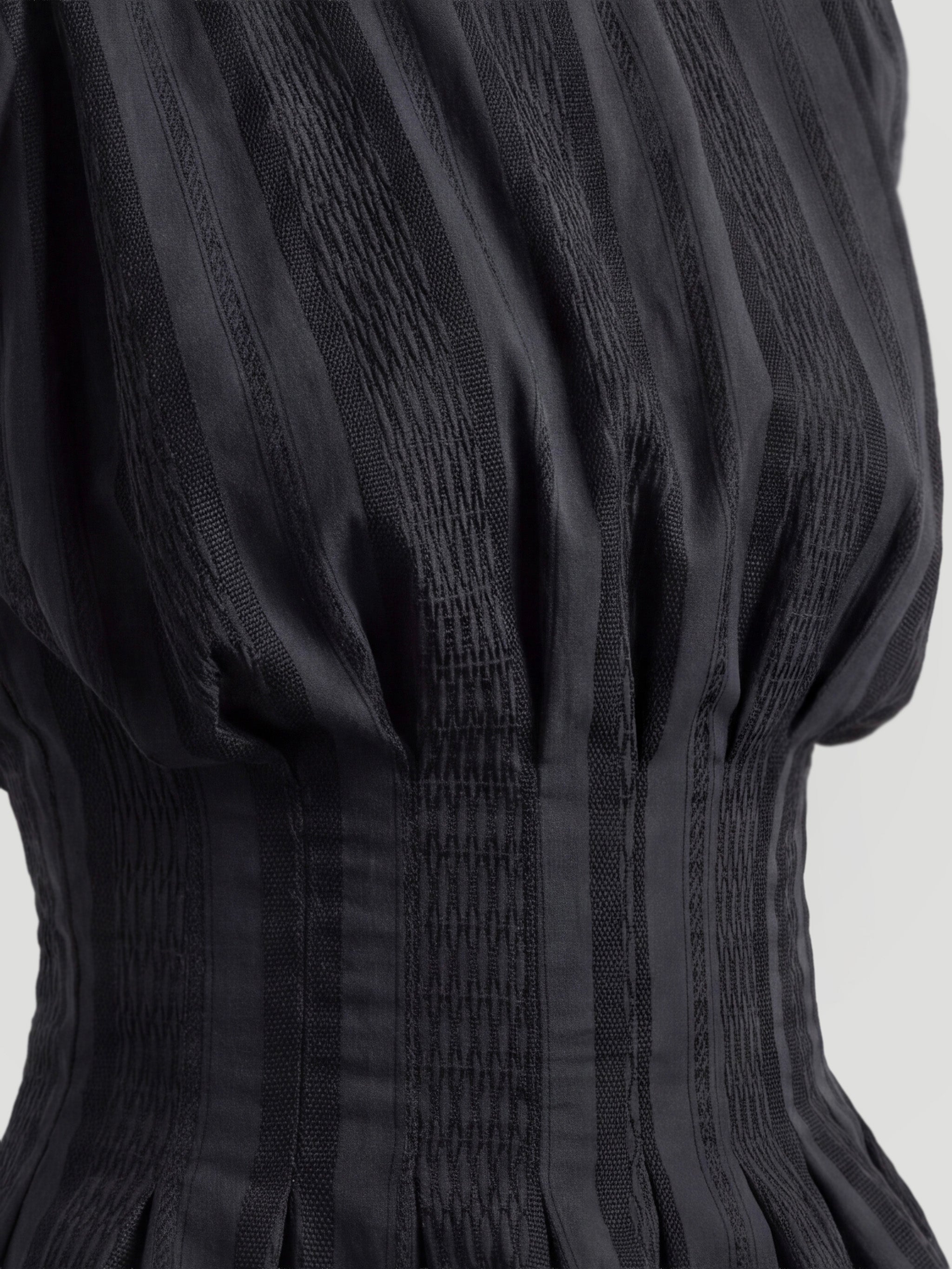 HOURGLASS TOP - STRIPED BLACK