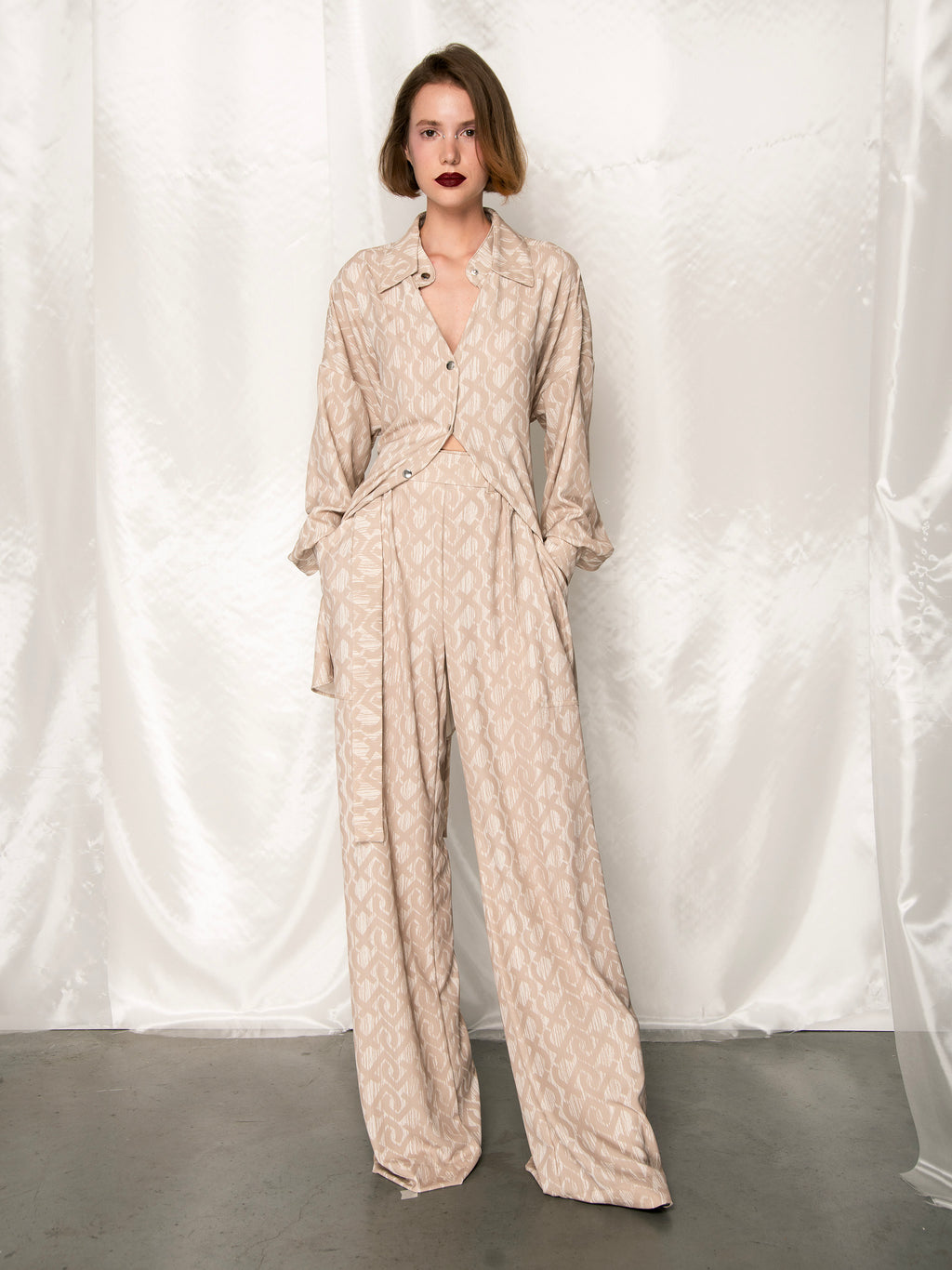 BAND PANTS - SIGN PRINT BEIGE