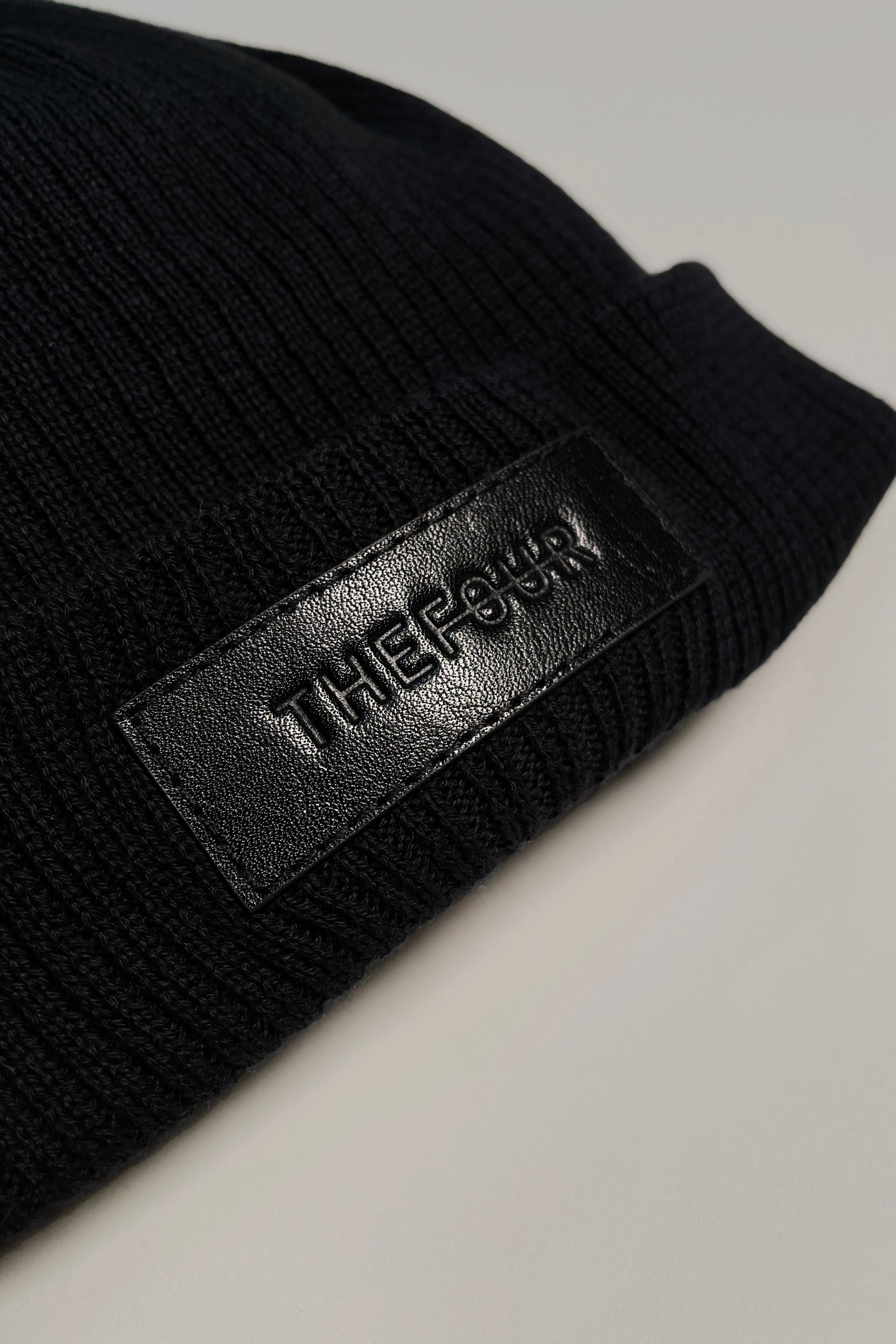 BASE BEANIE - BLACK