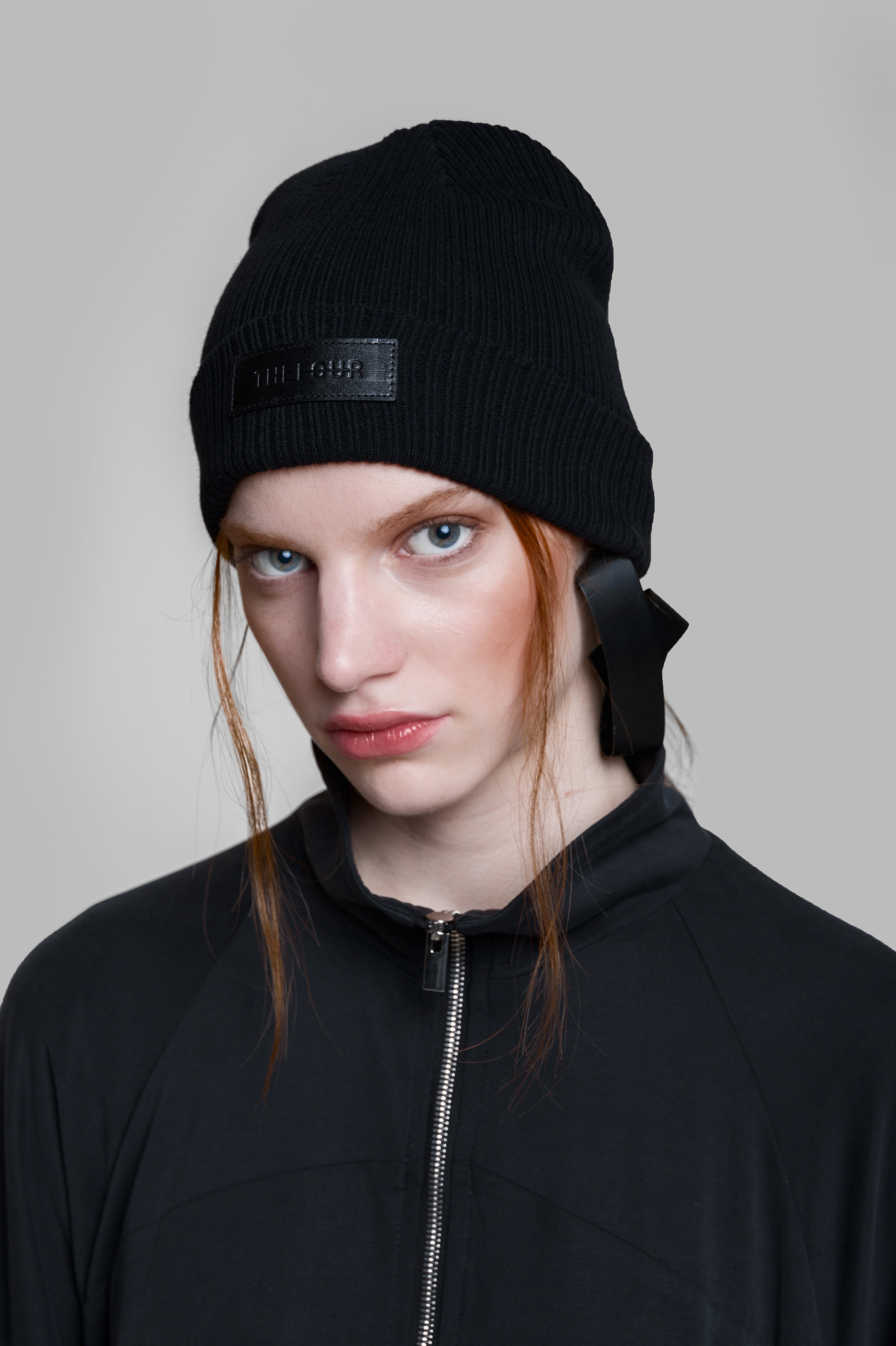 BASE BEANIE - BLACK