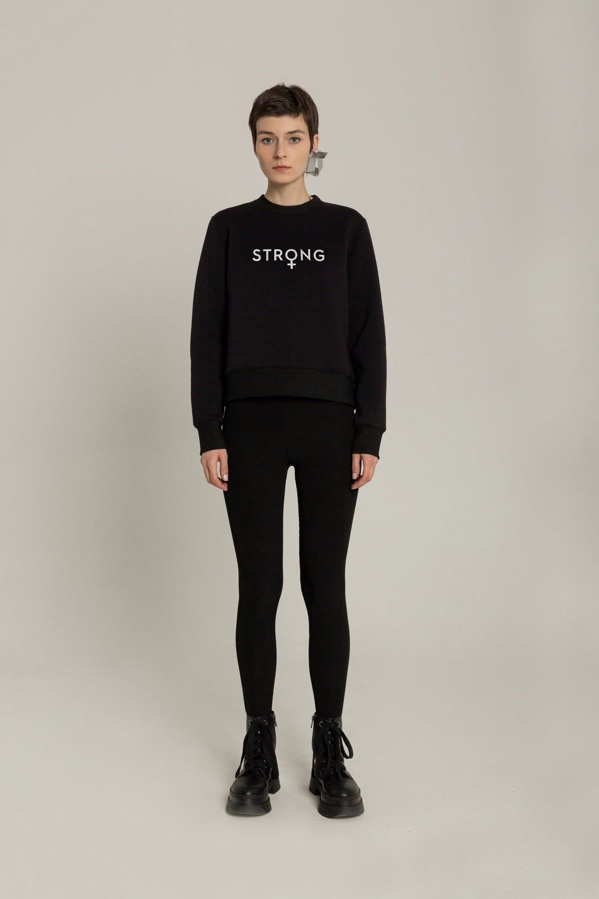 STRONG UNITE SWEATSHIRT - BLACK